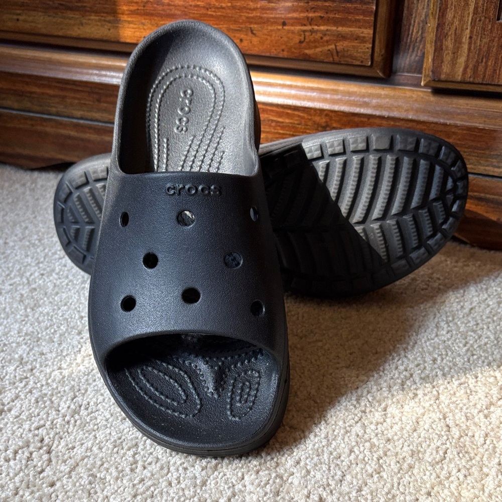CROCS Classic Black Slide Sandals